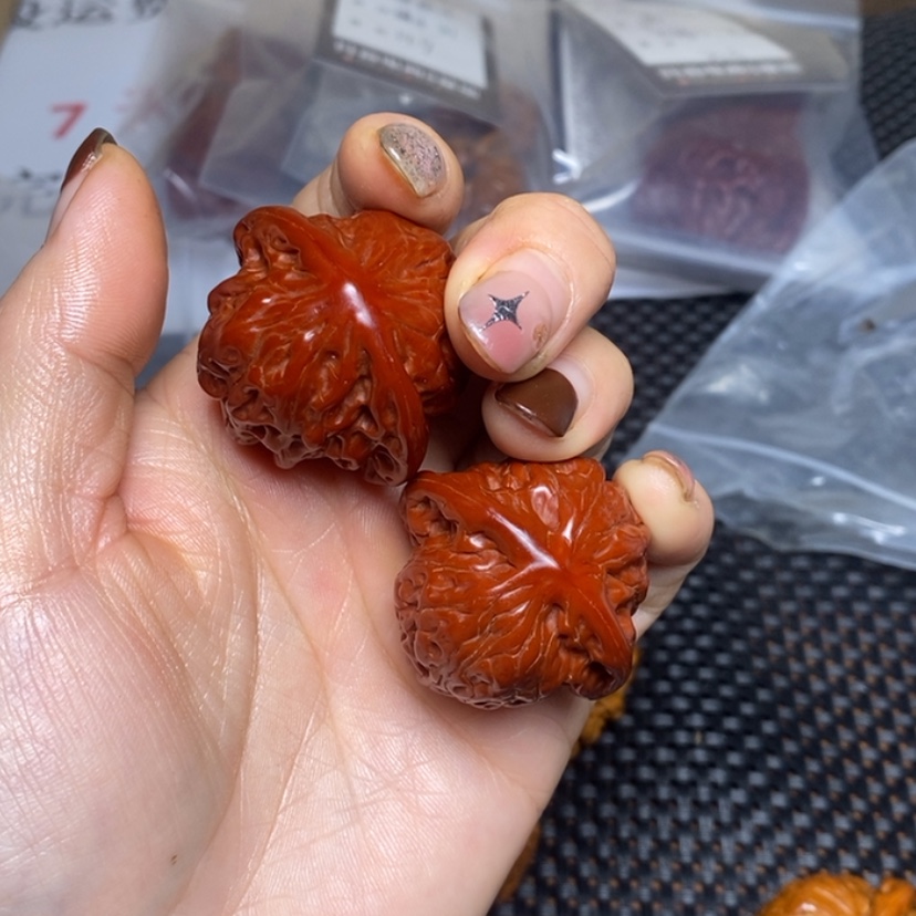 【闪购商品】文玩核桃吊坠爱****死