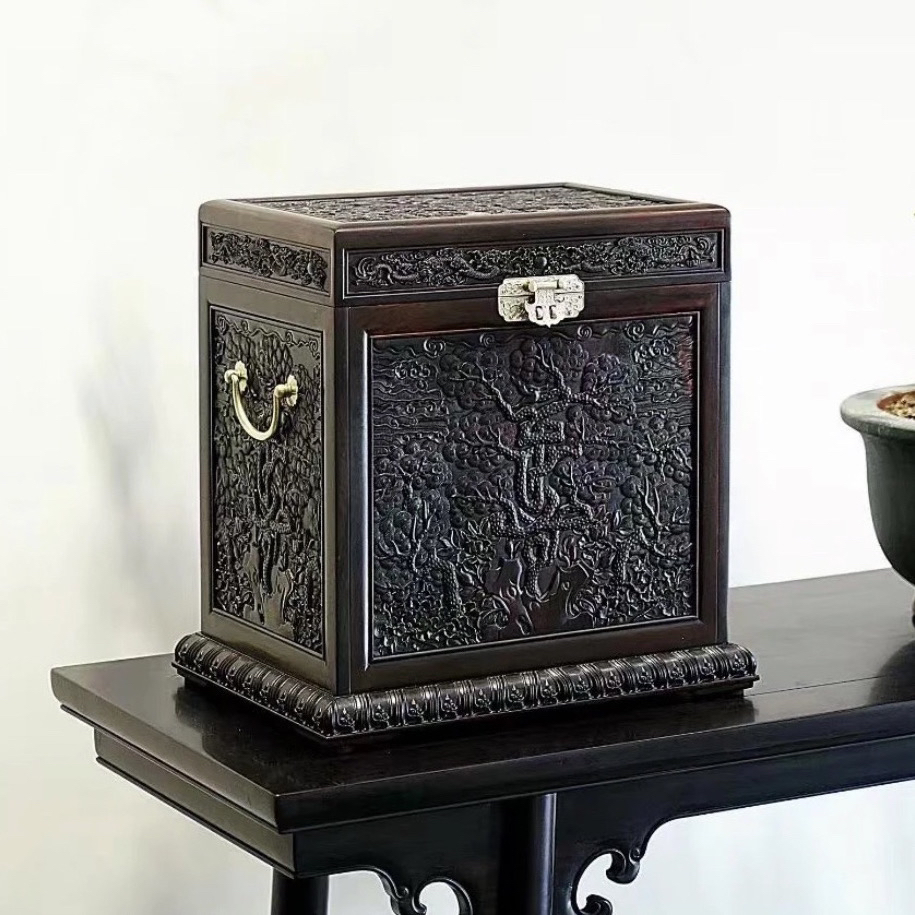 恆瑋閣老挝红酸枝故宫复刻款：明嘉靖松寿云龙箱 （35/35/25公分）