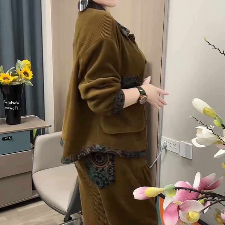 早秋妈妈套装时尚洋气2024上衣新款女装休闲哈伦两件套拼接