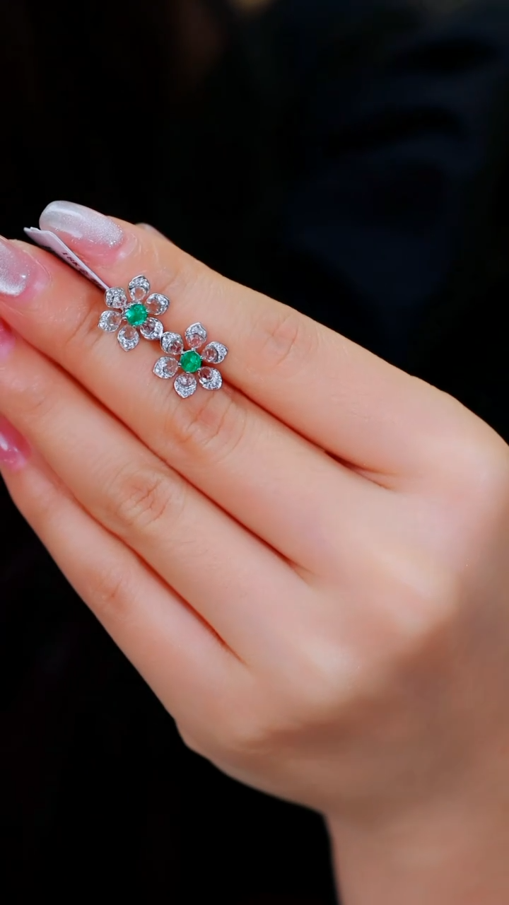 【闪购商品】祖母绿耳饰18K金镶嵌0.42CT@@U2030