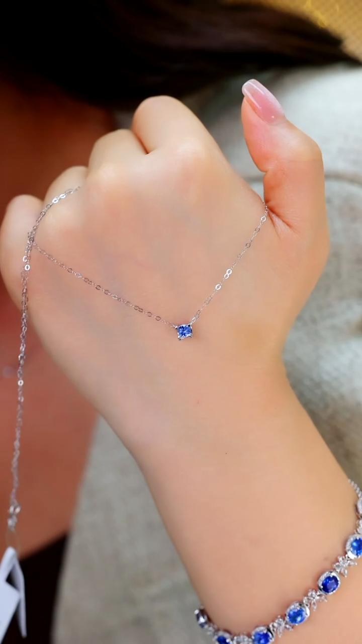 【闪购商品】蓝宝石吊坠18K金镶嵌@@U5923