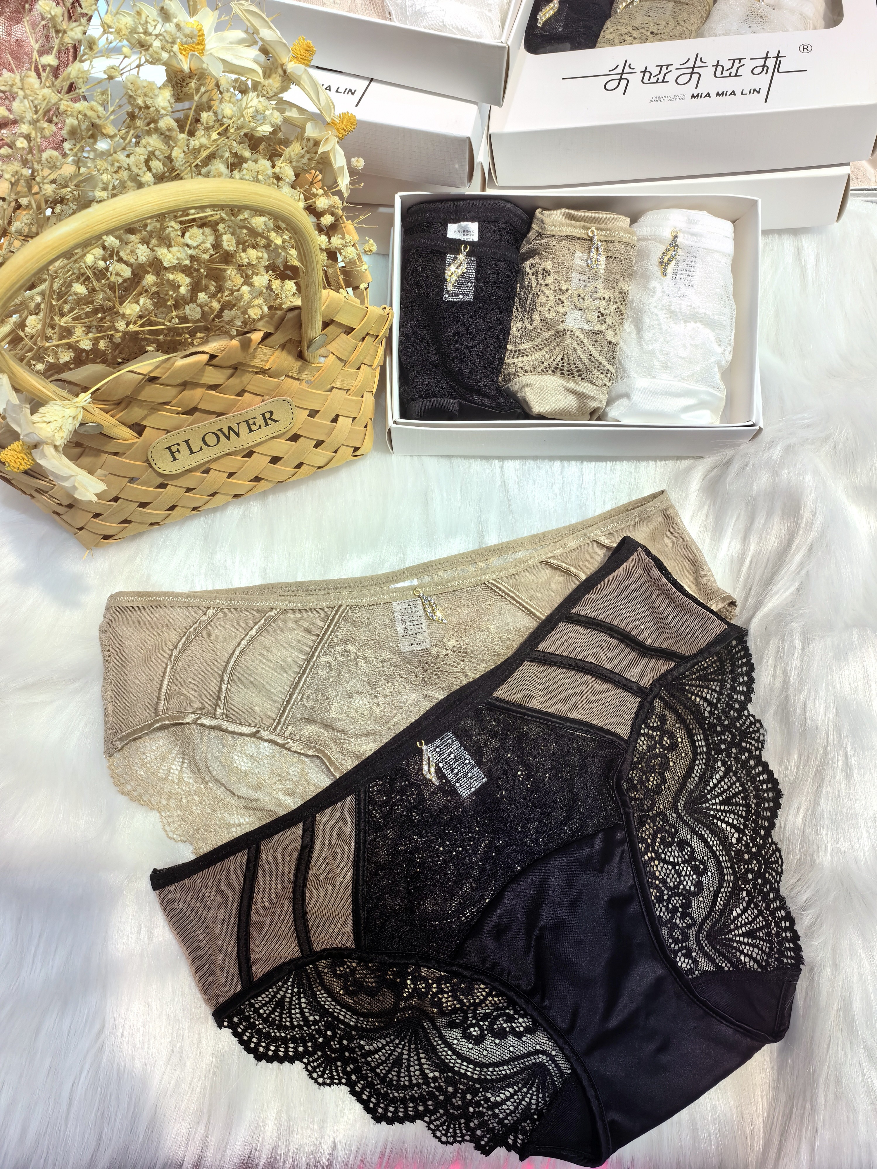 07263未雨绸缪女士中腰无痕蕾丝内裤短裤一盒三条装