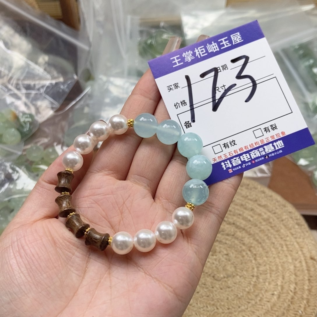 岫玉手镯手镯未镶嵌