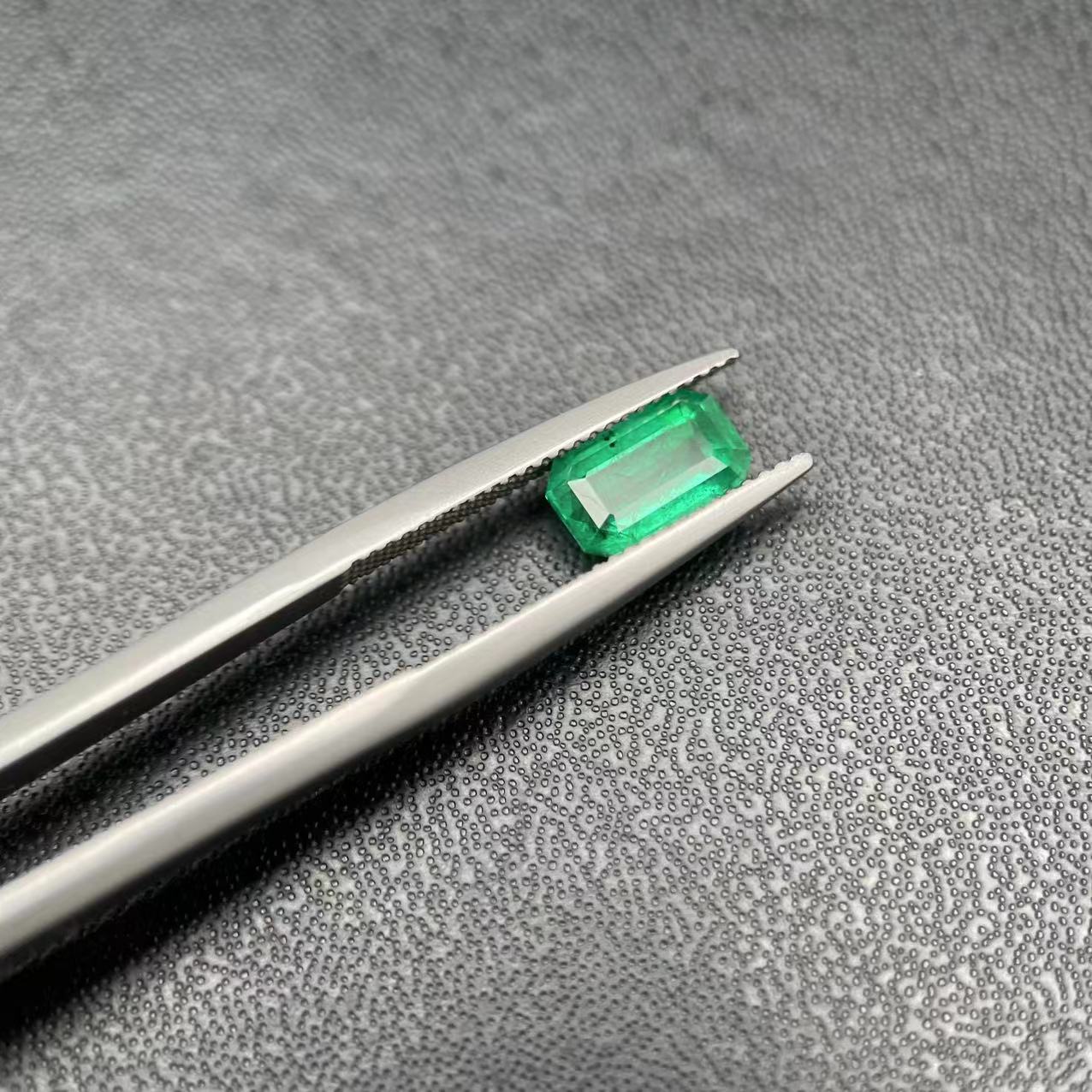 40216-10（0012）/祖母绿裸石-1.81ct