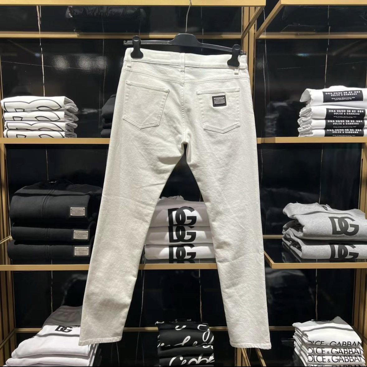 全新未使用D….G男纯白色slim秋冬男款修身弹力直筒牛仔裤冬季裤子