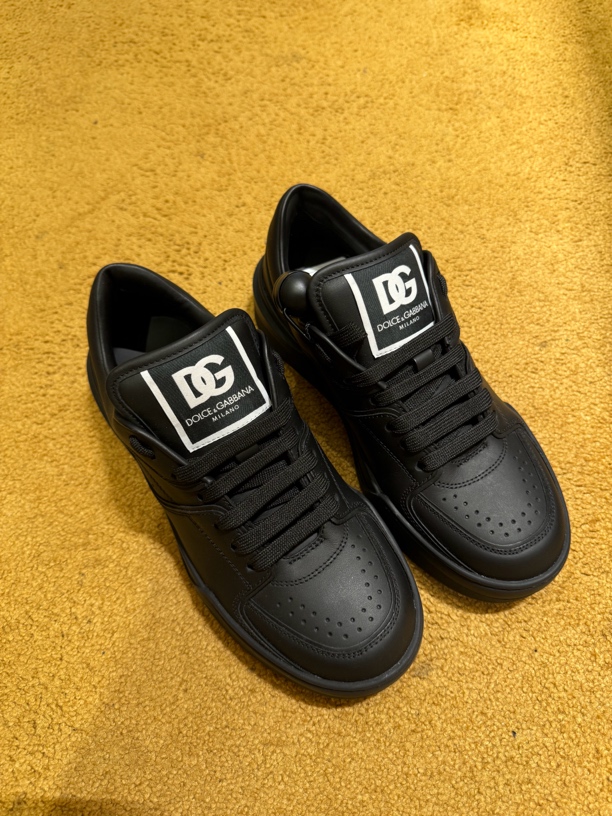 全新未使用D…G纯黑色小黑鞋男时尚百搭透气