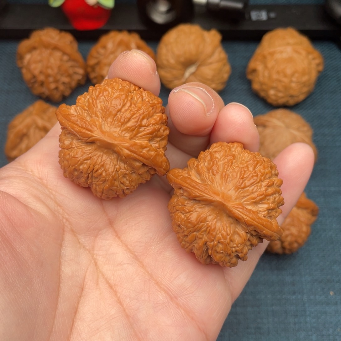文玩核桃把件全品血麒麟39