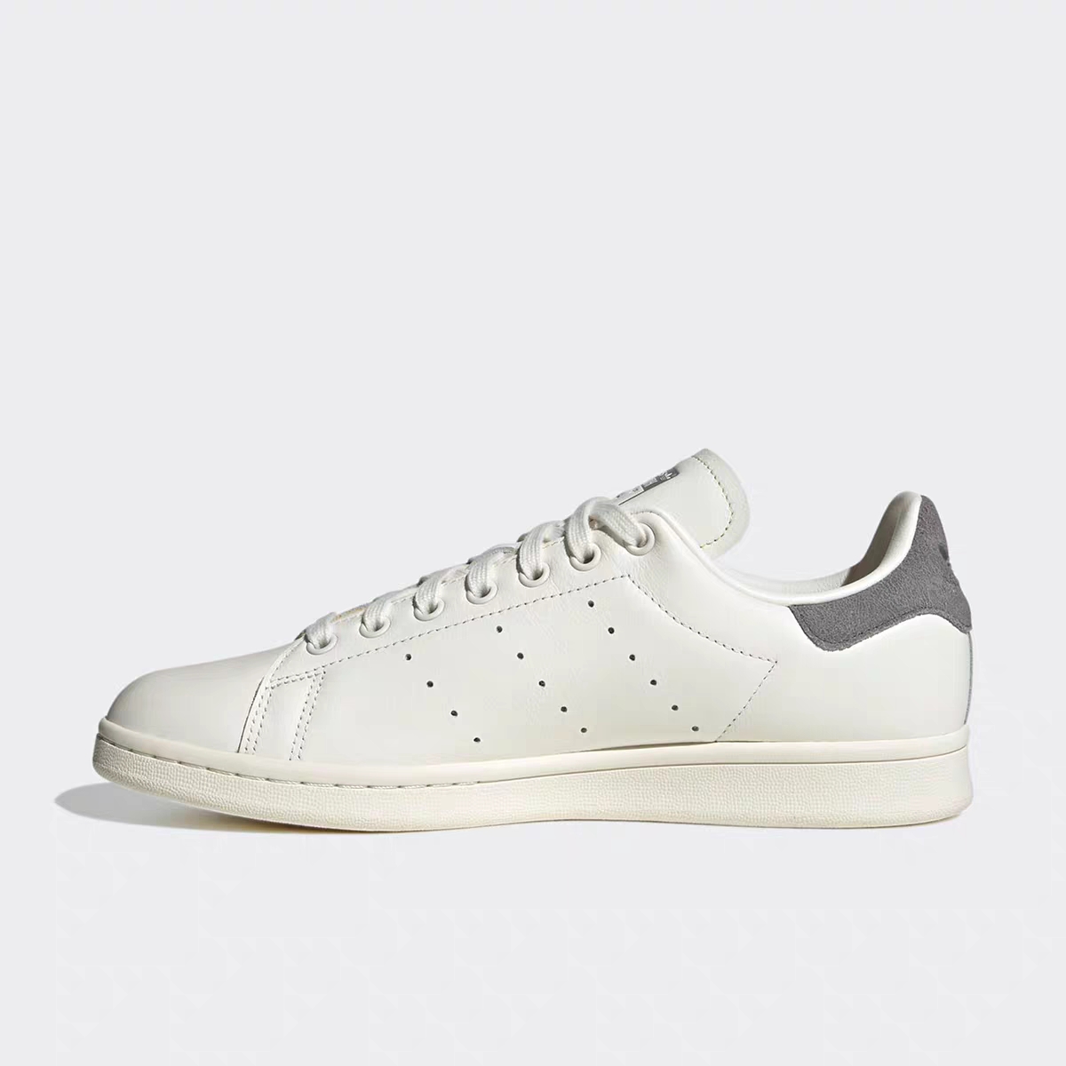 Adidas/阿迪达斯三叶草新款STAN SMITH SHOES板鞋GY0028         