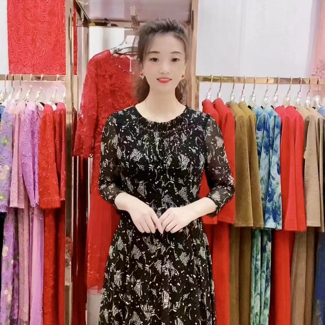 8692圆领中袖弹力透气纱女士连衣裙 时尚显瘦妈妈装