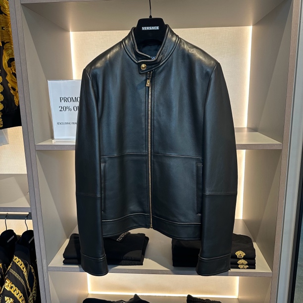 未使用 VERSACE/范思哲 范思哲男士黑色时尚真皮皮衣
