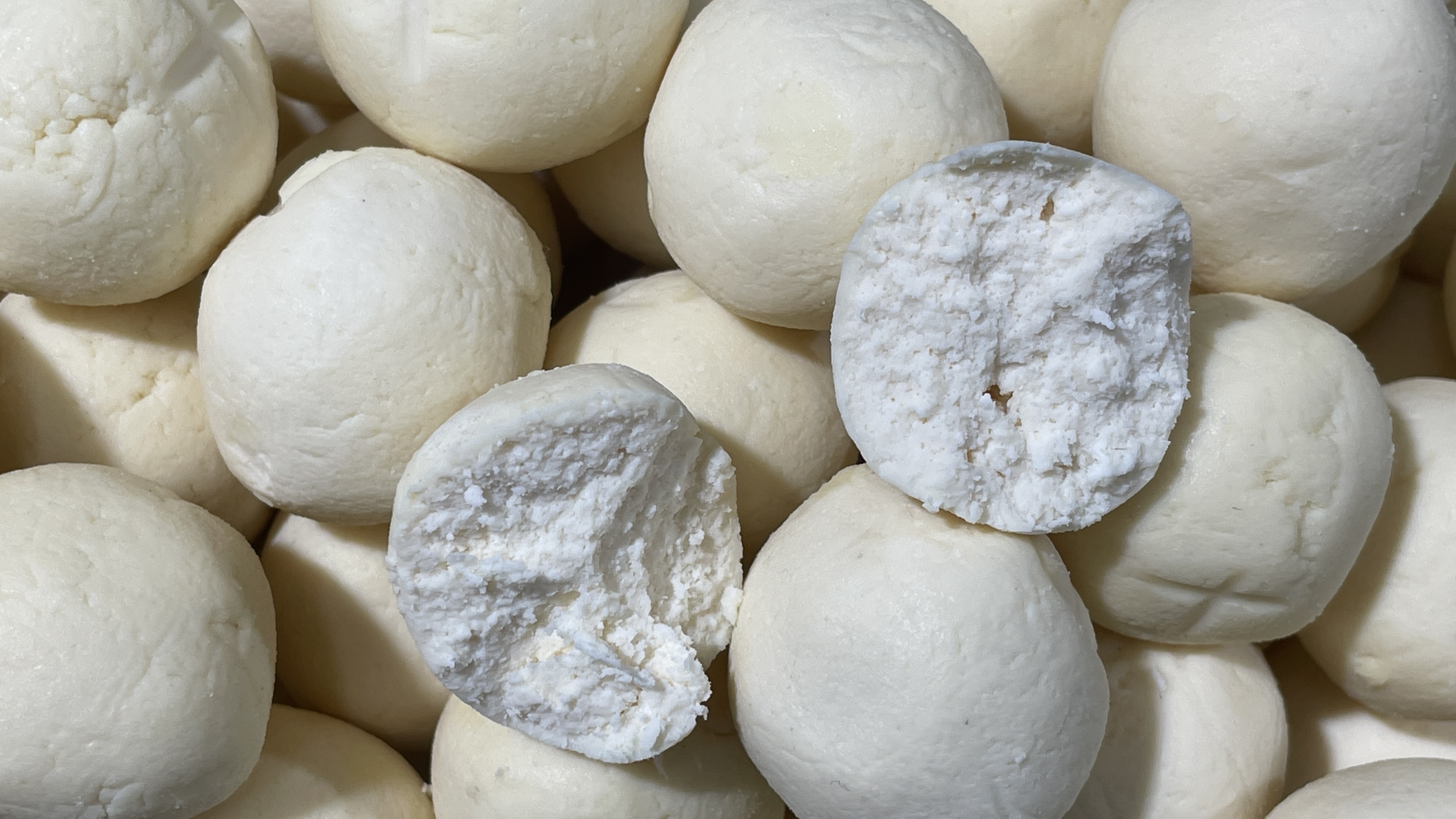 伊犁本地特产，全脂酸奶疙瘩，好吃又实惠，500克大包装mailik