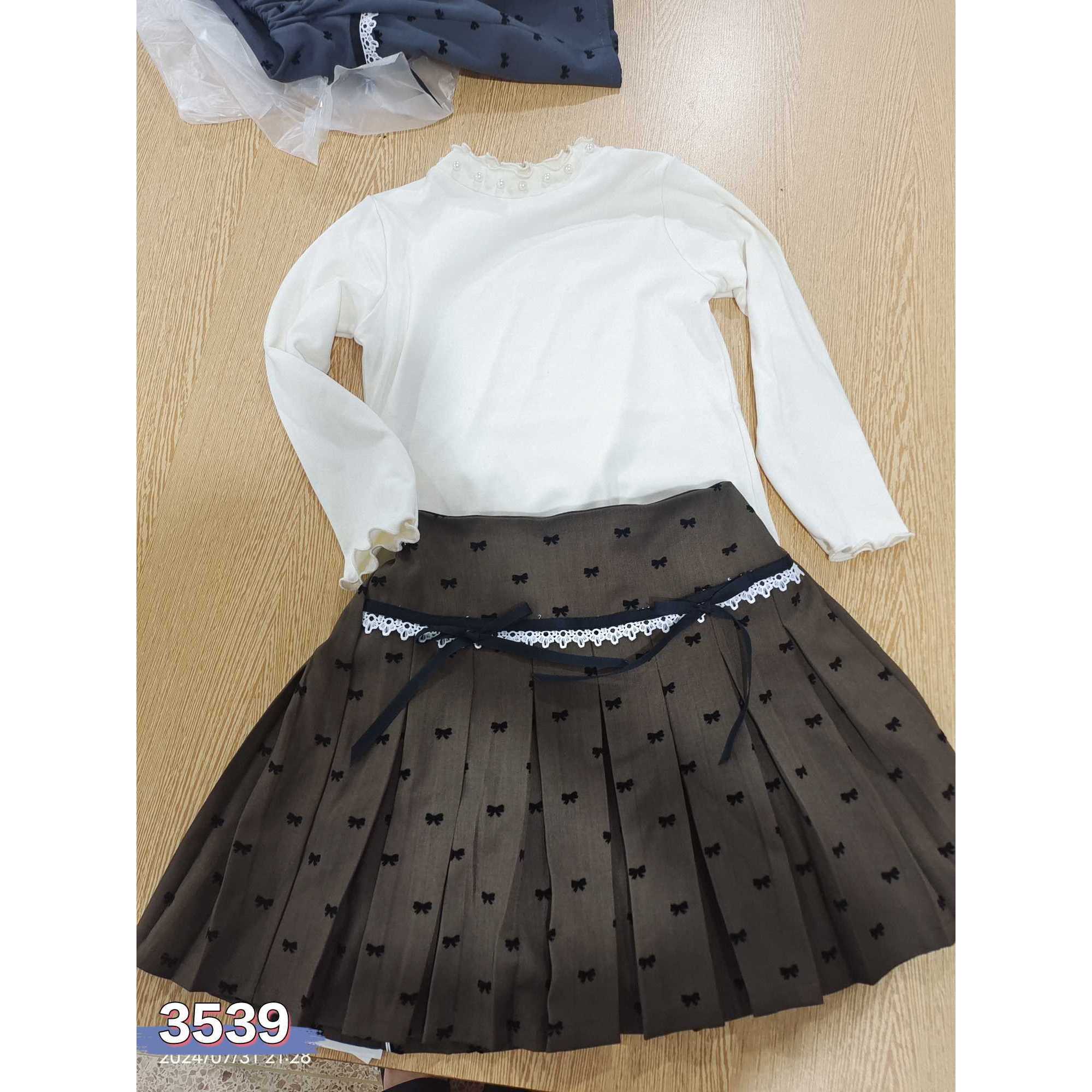 现货    2024秋季儿童女童时尚半身裙套装3539