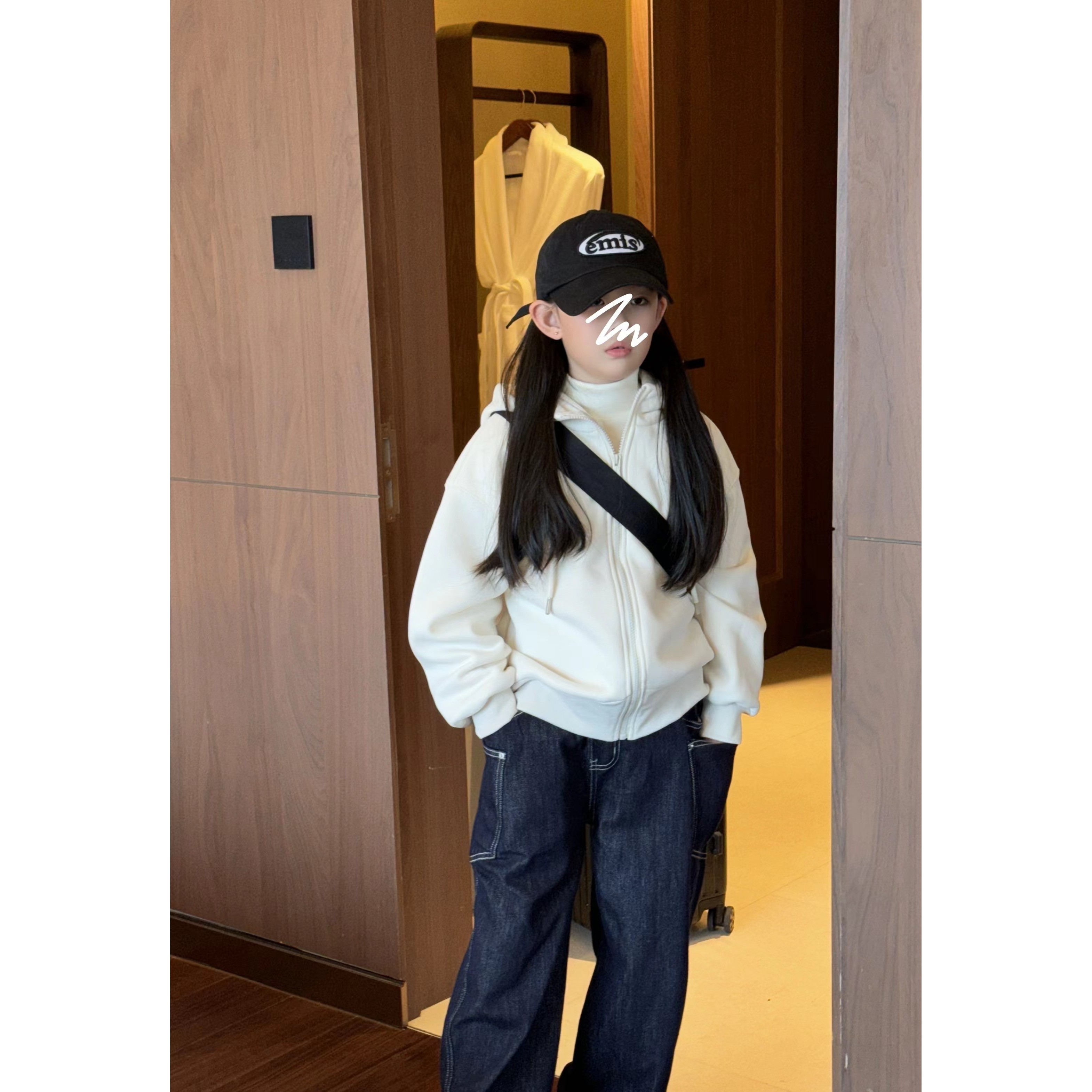 泡妈童装    冬季新款连帽男童女童休闲简约百搭加绒外套8733