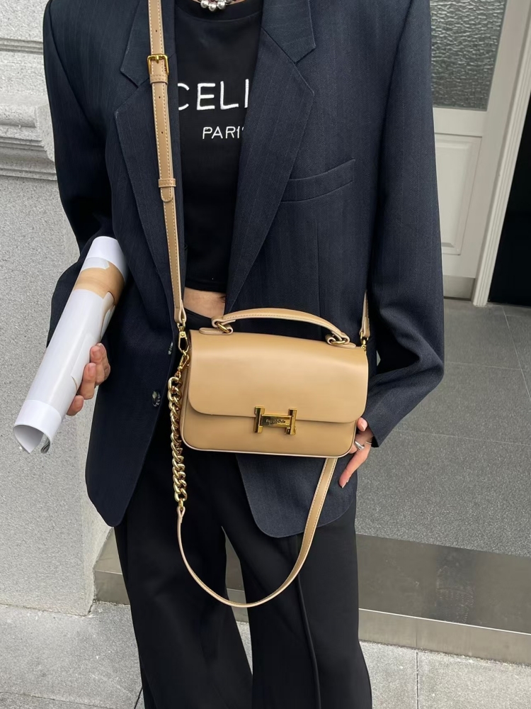 2025新款小众设计链条单肩斜挎包女简约百搭H扣手提斜挎小方包
