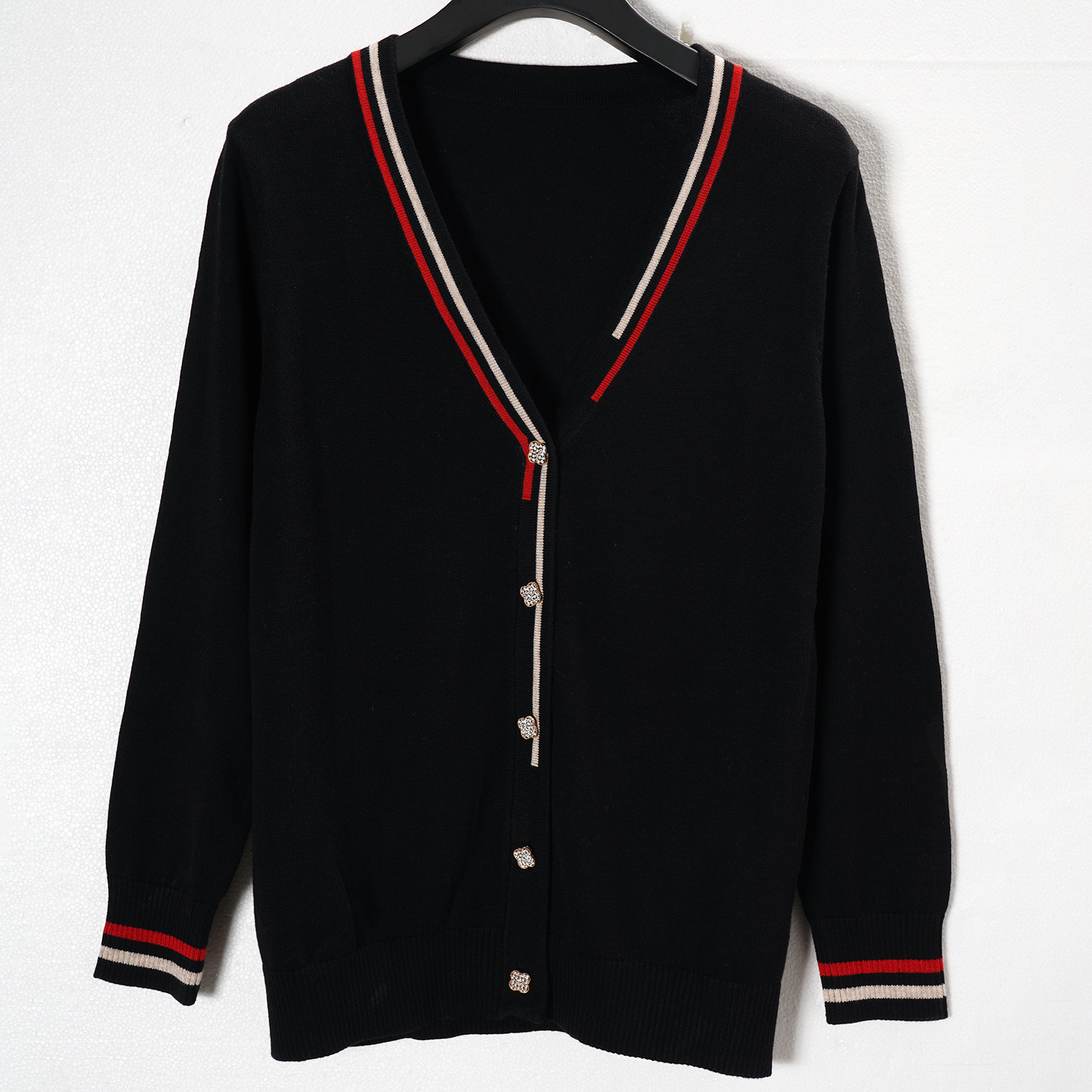 【早春穿搭】C7326黑色法式复古轻熟风设计感撞色V领气质针织开衫