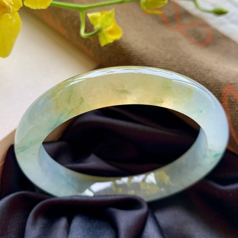 冰种飘黄翡翡翠手镯天然缅甸A货圈口51