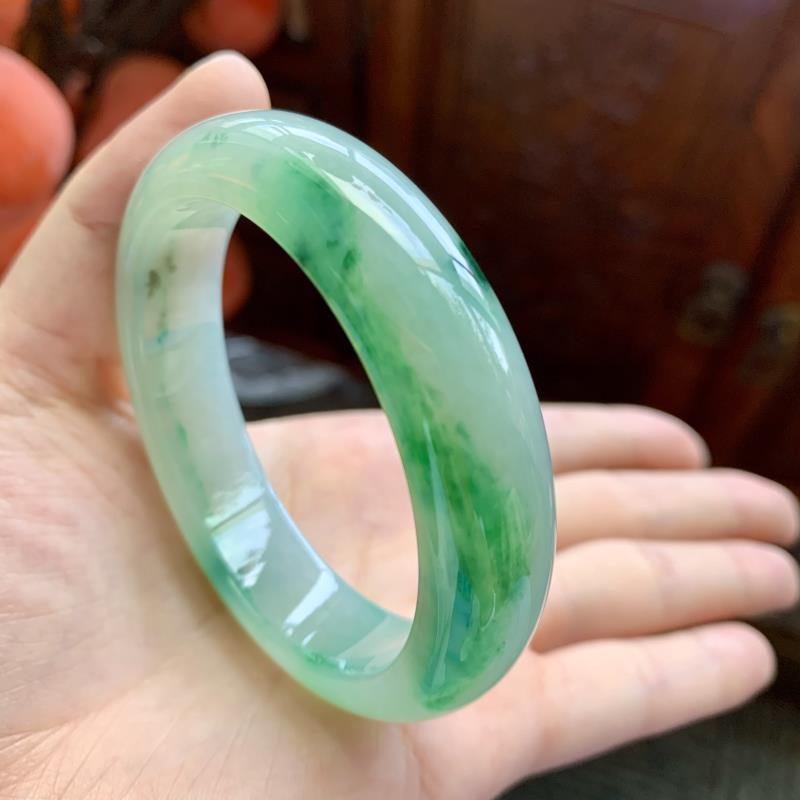 冰飘绿花正圈翡翠手镯起胶圈口52.5