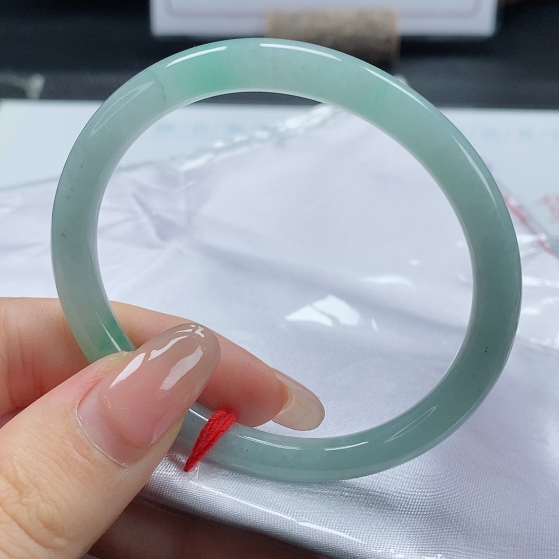 【闪购商品】翡翠手镯（贵妃镯）未镶嵌105号
