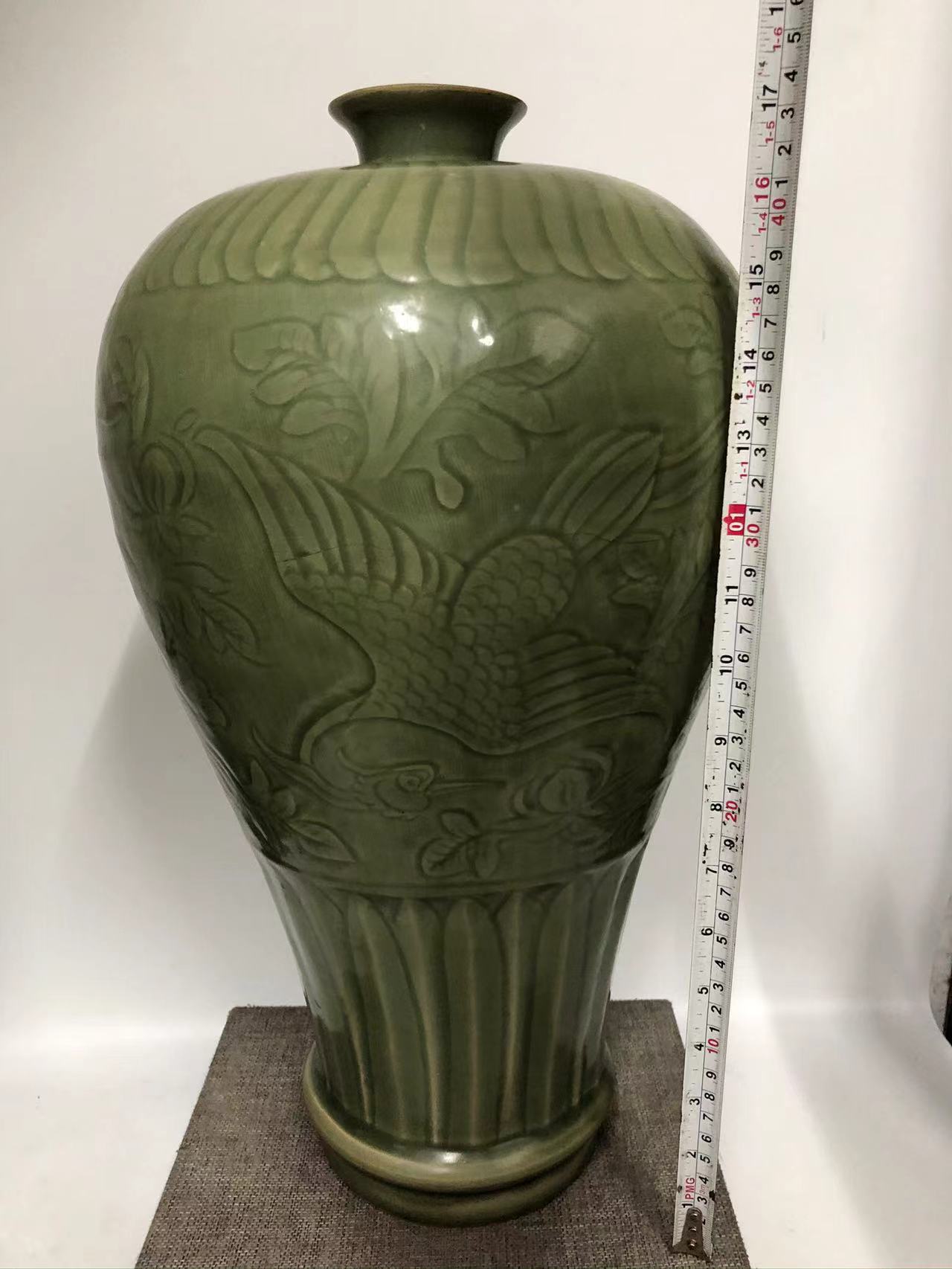 龙泉剔花大梅瓶（大号霸气）