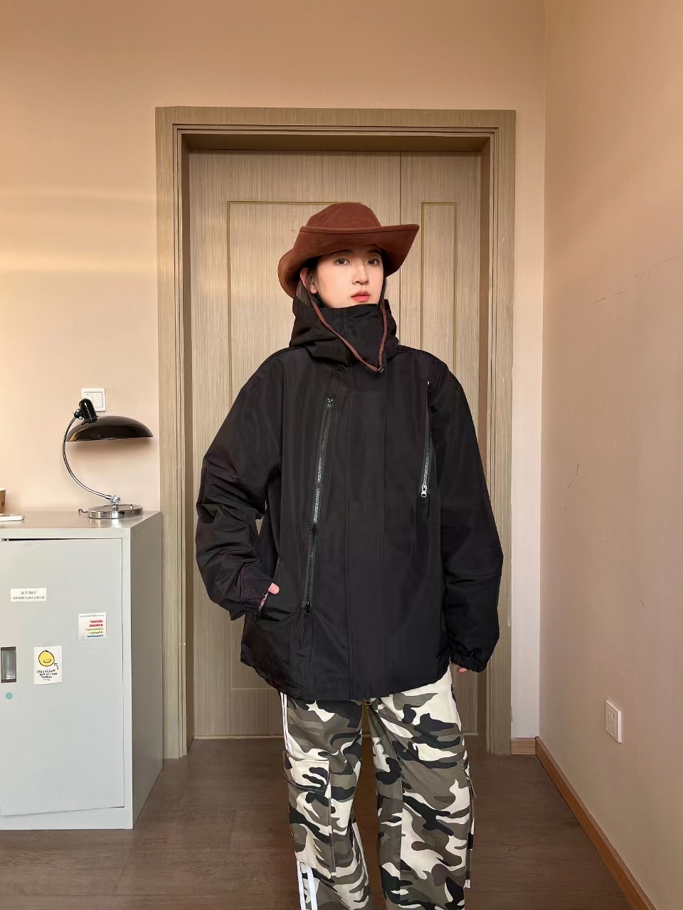 （现货现发）冲锋夹克外套春季新款男女款户外休闲情侣连帽百搭