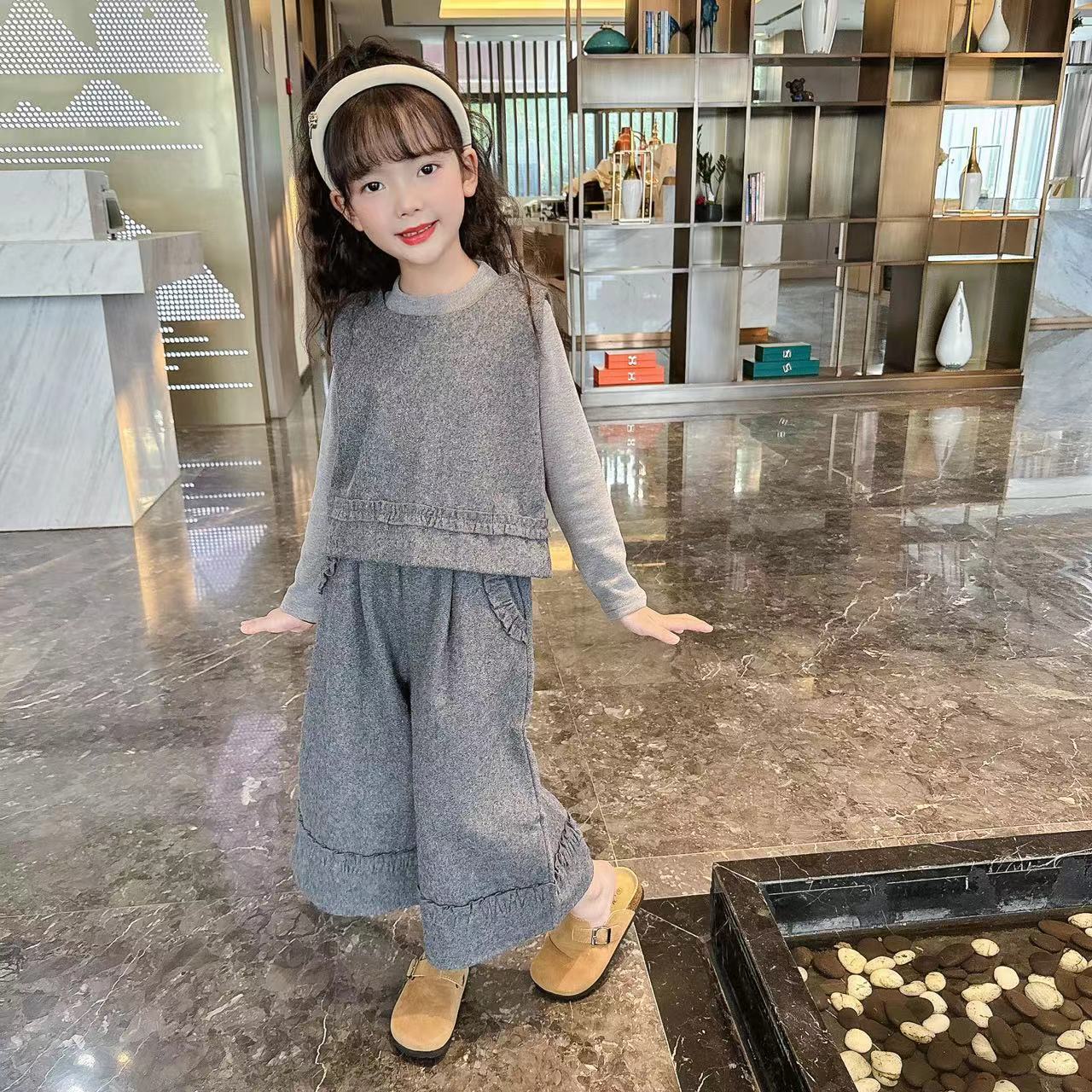 【新品浮力】2024秋款甜美灰花边3件套背心打底长裤