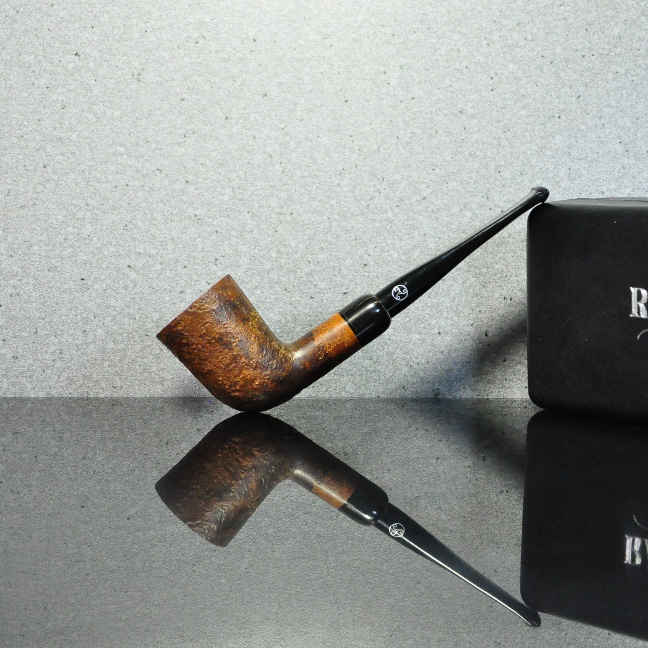 苏格兰拉特雷石楠根烟斗Rattray's喷砂牛角Army类军插3㎜带盒包邮