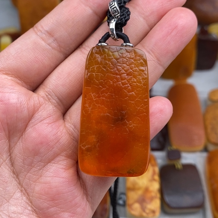 琥珀珠宝奇石未镶嵌