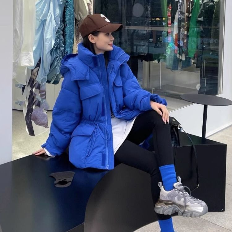 白鸭绒羽绒服女反季清仓2023冬季修身加厚克莱茵蓝连帽面包服外套
