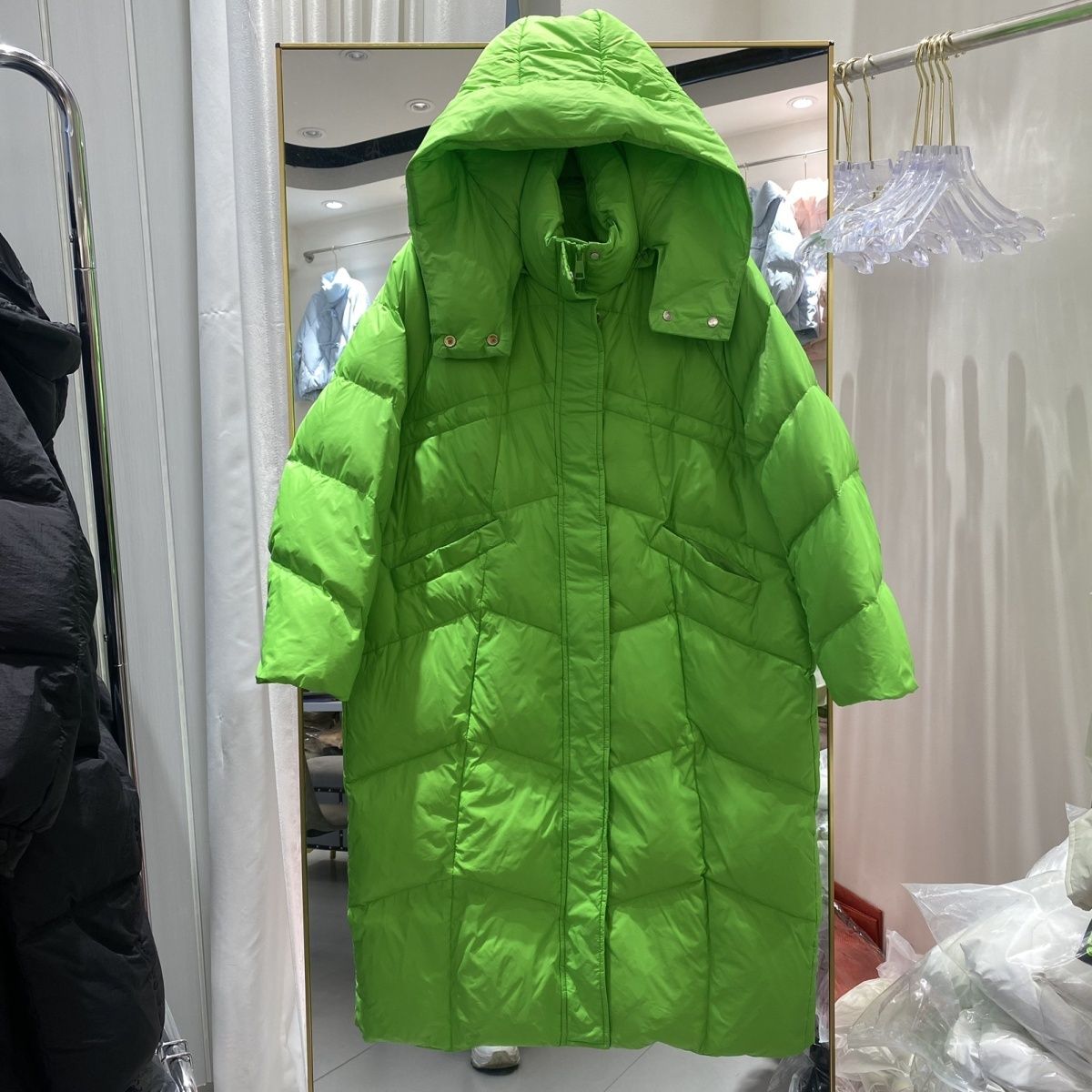 长款羽绒服女过膝2023年冬季新款韩版连帽宽松显瘦白鸭绒欧货外套