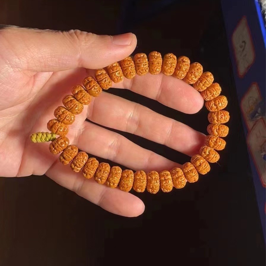 琥珀色·天界泰森，蜡质感挂瓷，琥珀色，极其板正，