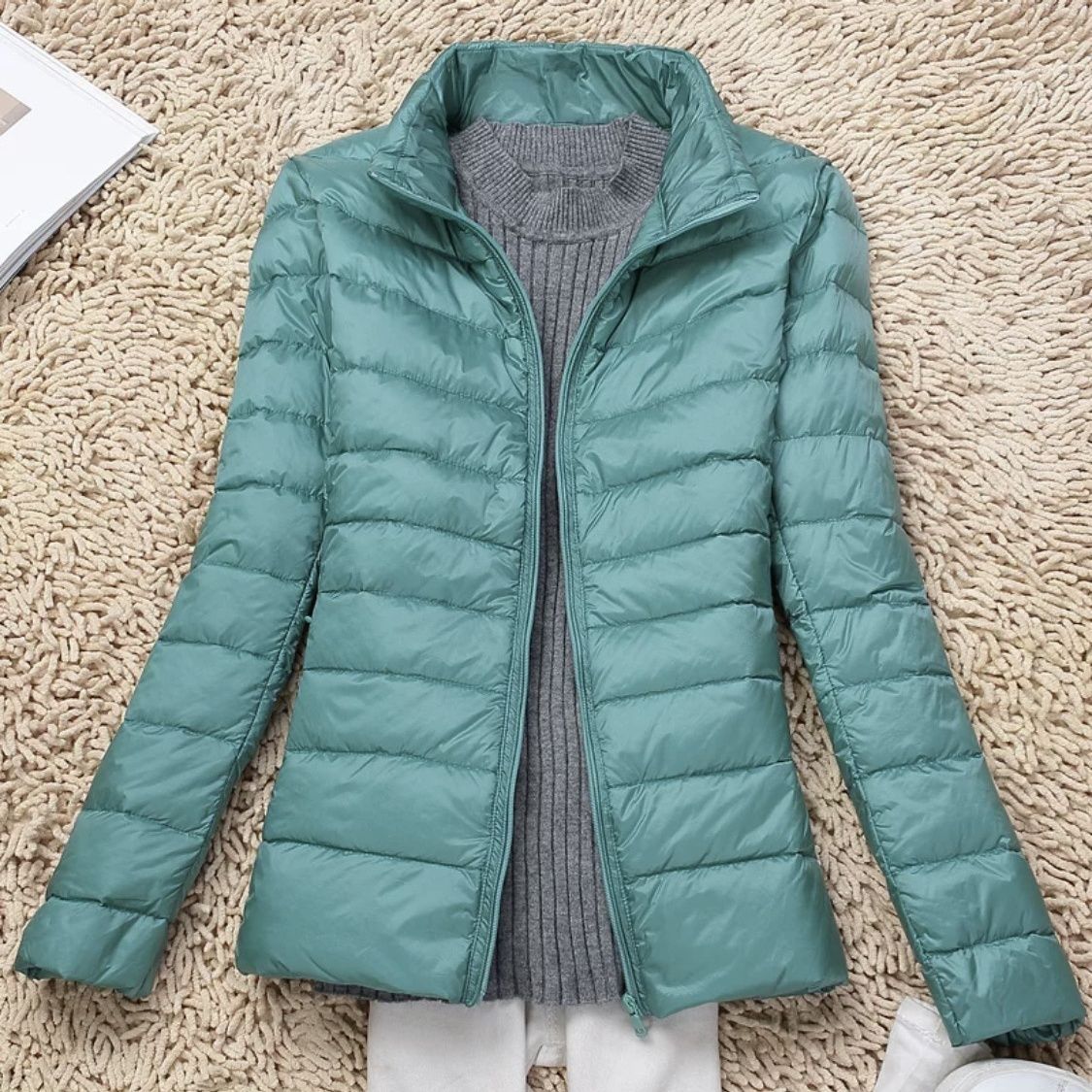 波司登2021新款轻薄羽绒服女短款立领韩版修身轻便羽绒服大码秋冬