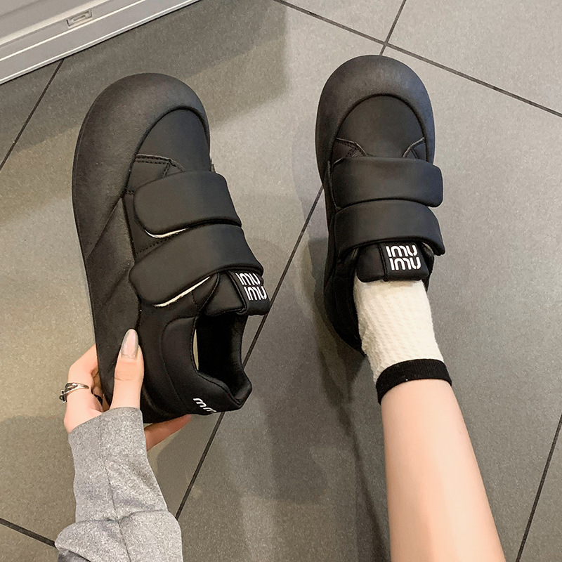 甜美风小白鞋女2023冬季新款圆头厚底魔术贴运动休闲百搭面包鞋潮