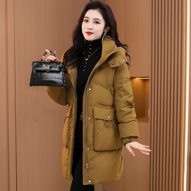 九江羽绒服女2025新款冬中长款高级感小个子平湖高端轻薄妈妈外套