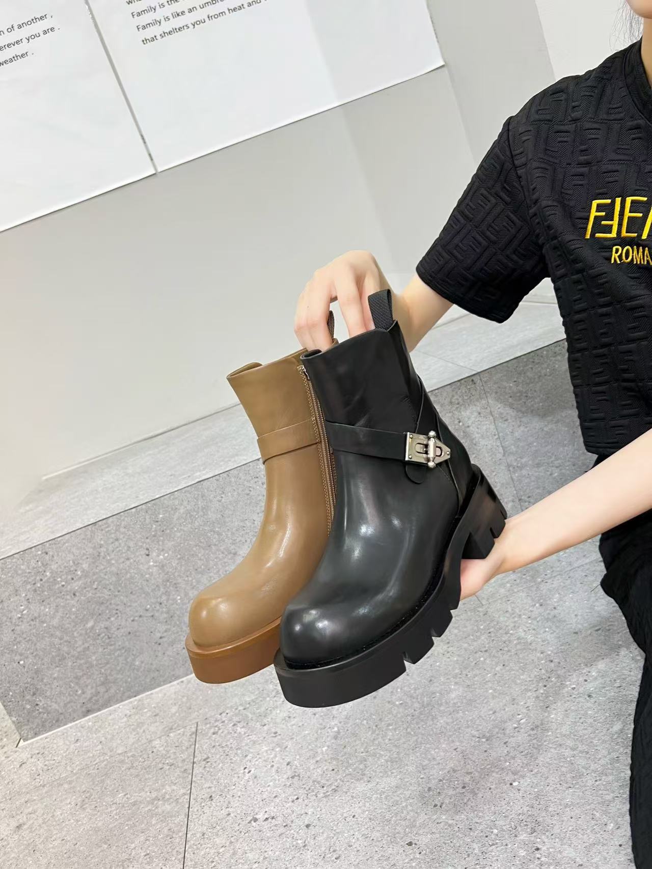 【聚新汇】6609-122新款中筒高跟时装通勤靴子真皮时尚经典