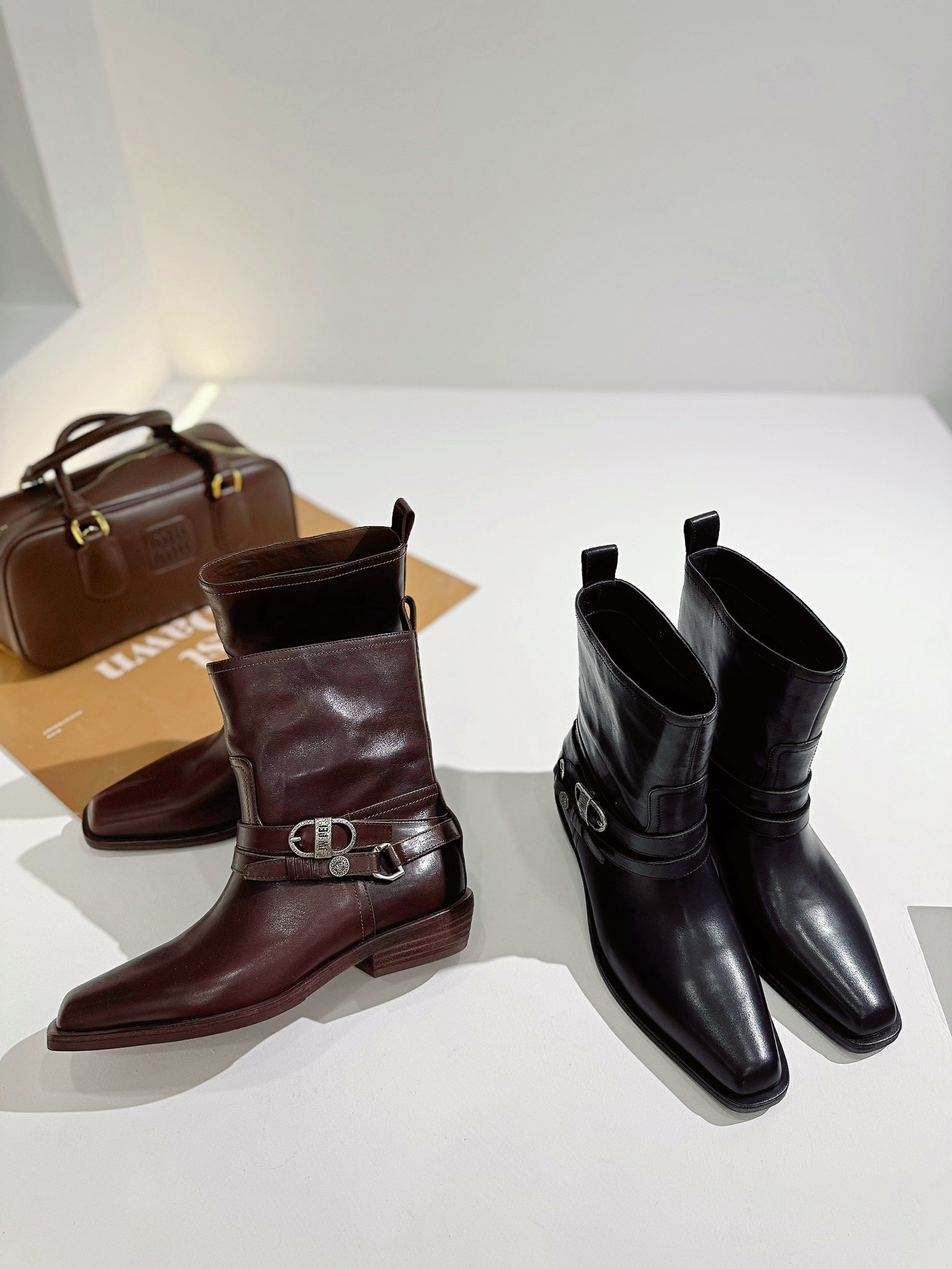 【聚新汇】9911-56新款中筒高跟时装靴子真皮洋气黑色粗跟百搭秋冬