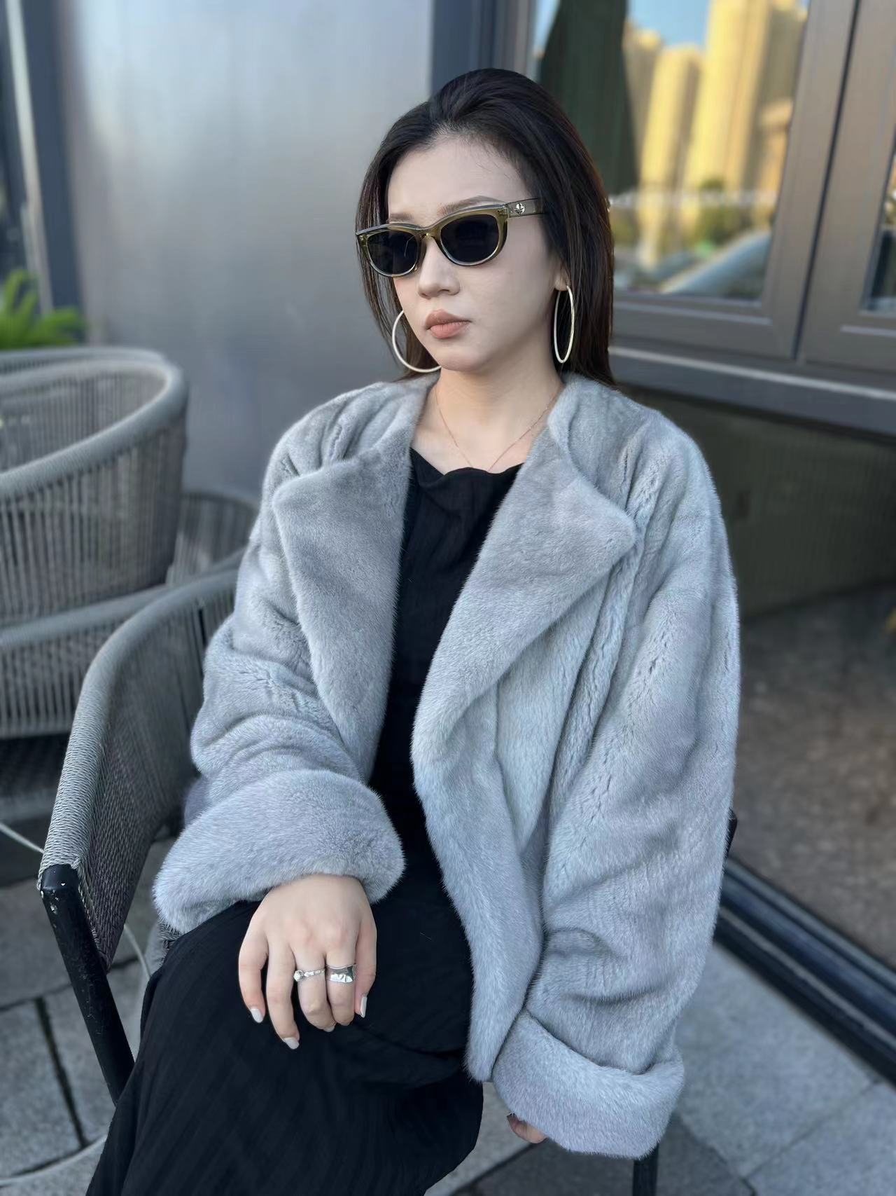 2801新款进口天鹅绒时尚圆领挽袖整貂貂皮大衣紫金短二