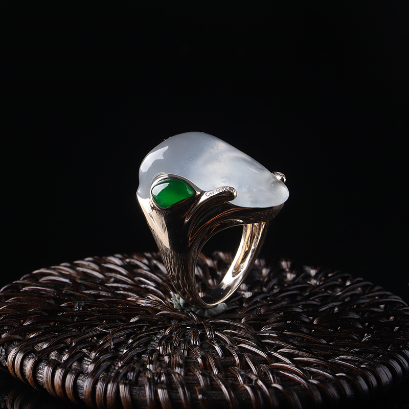 名玉艺术【春醒万物生】18K金镶嵌  莫西沙高冰种翡翠戒指