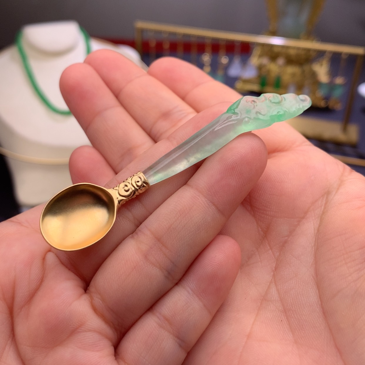 【闪购商品】翡翠挂件18K金镶嵌