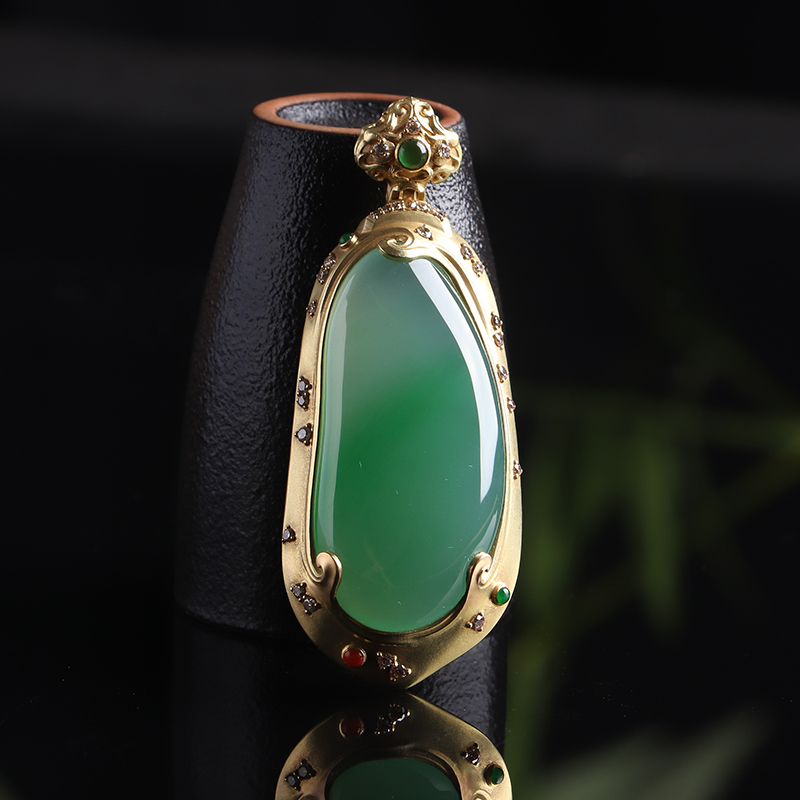 名玉艺术【福满翠瓜】天然缅甸翡翠 18K金镶嵌 冰种飘花翡翠挂件