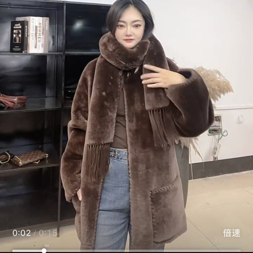 【阿美推荐】9832原生皮毛一体可拆卸流苏围脖皮草外套