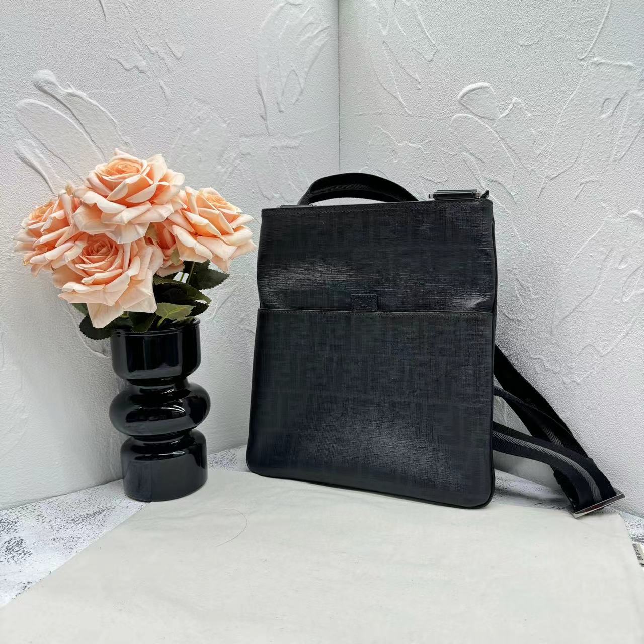 95新 FENDI/芬迪 欢欢奢品/芬迪老花信封/单肩斜挎包