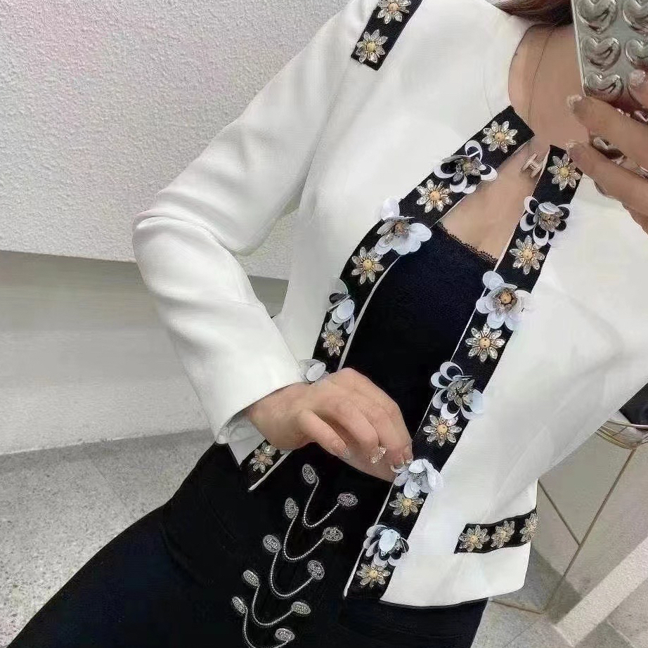 【深圳南油高定女装】重工钉钻立体珠花外套
