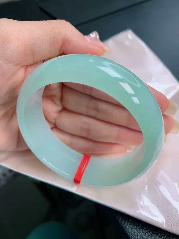 缅甸天然a货翡翠58圈口大轮胎果绿色手镯-1