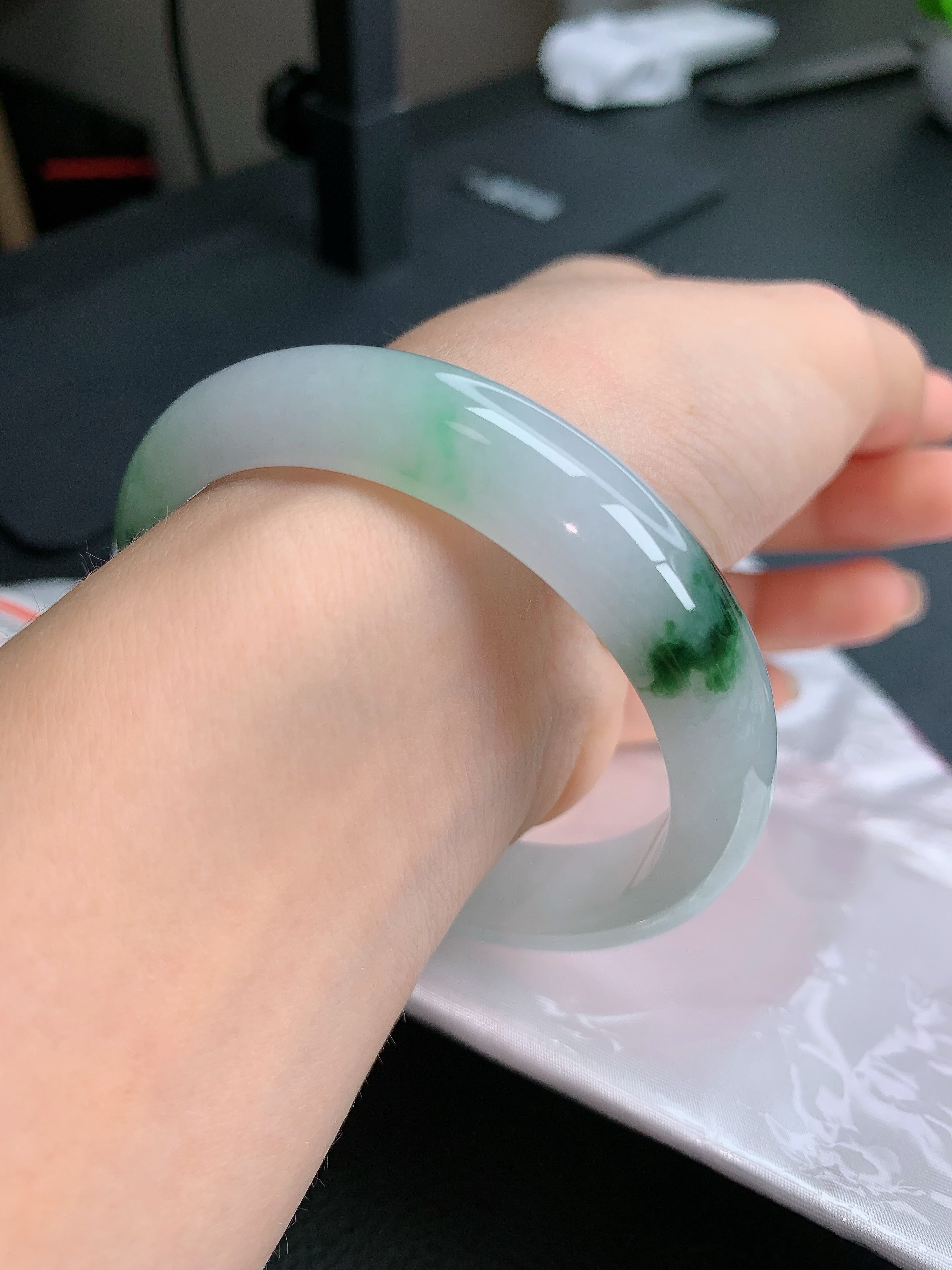 缅甸天然a货翡翠56圈口飘花手镯