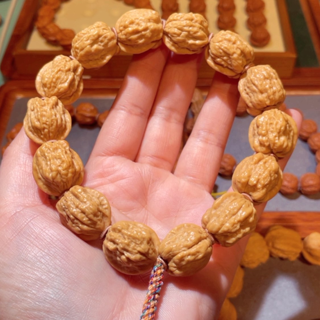 【闪购商品】文玩核桃手串没****羊