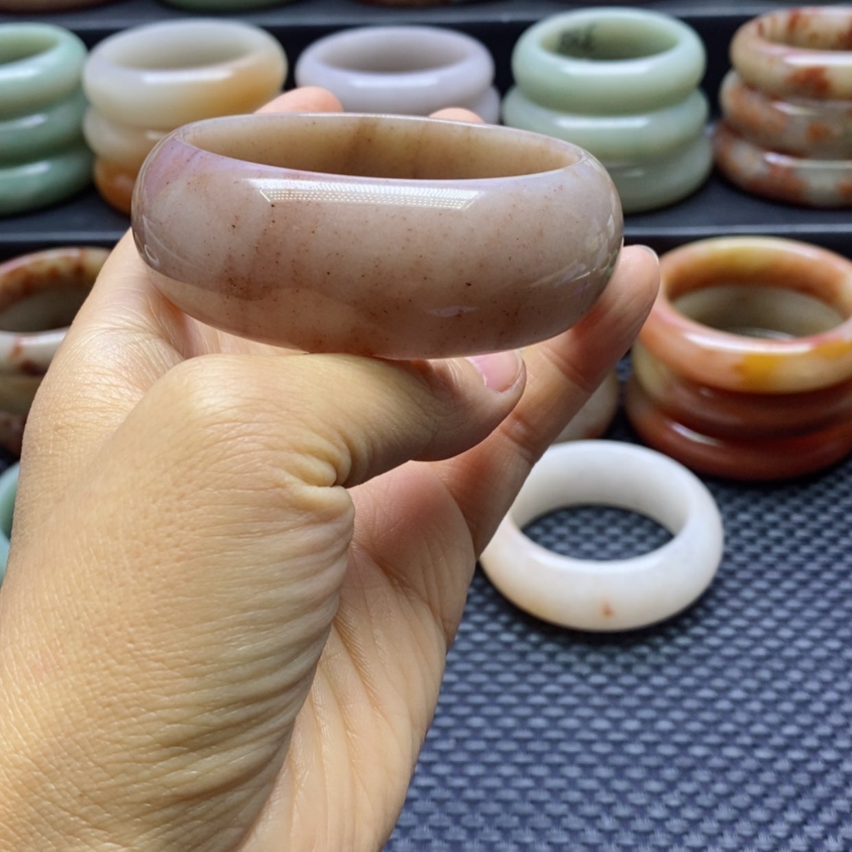 【闪购商品】石英质玉手镯未镶嵌心**恋