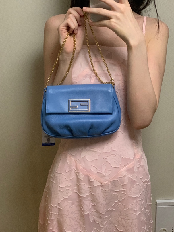 95新 FENDI/芬迪 天蓝斜挎单肩包xw