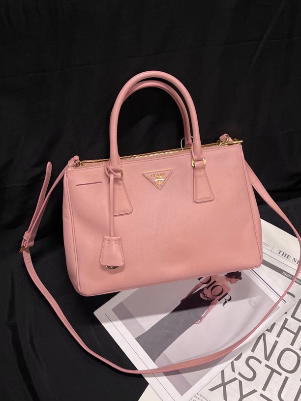 95新 Prada/普拉达 中号杀手斜挎单肩包xw