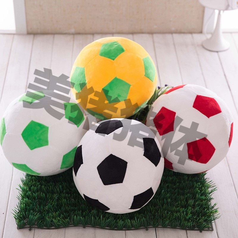 美猪猪足球抱枕C22