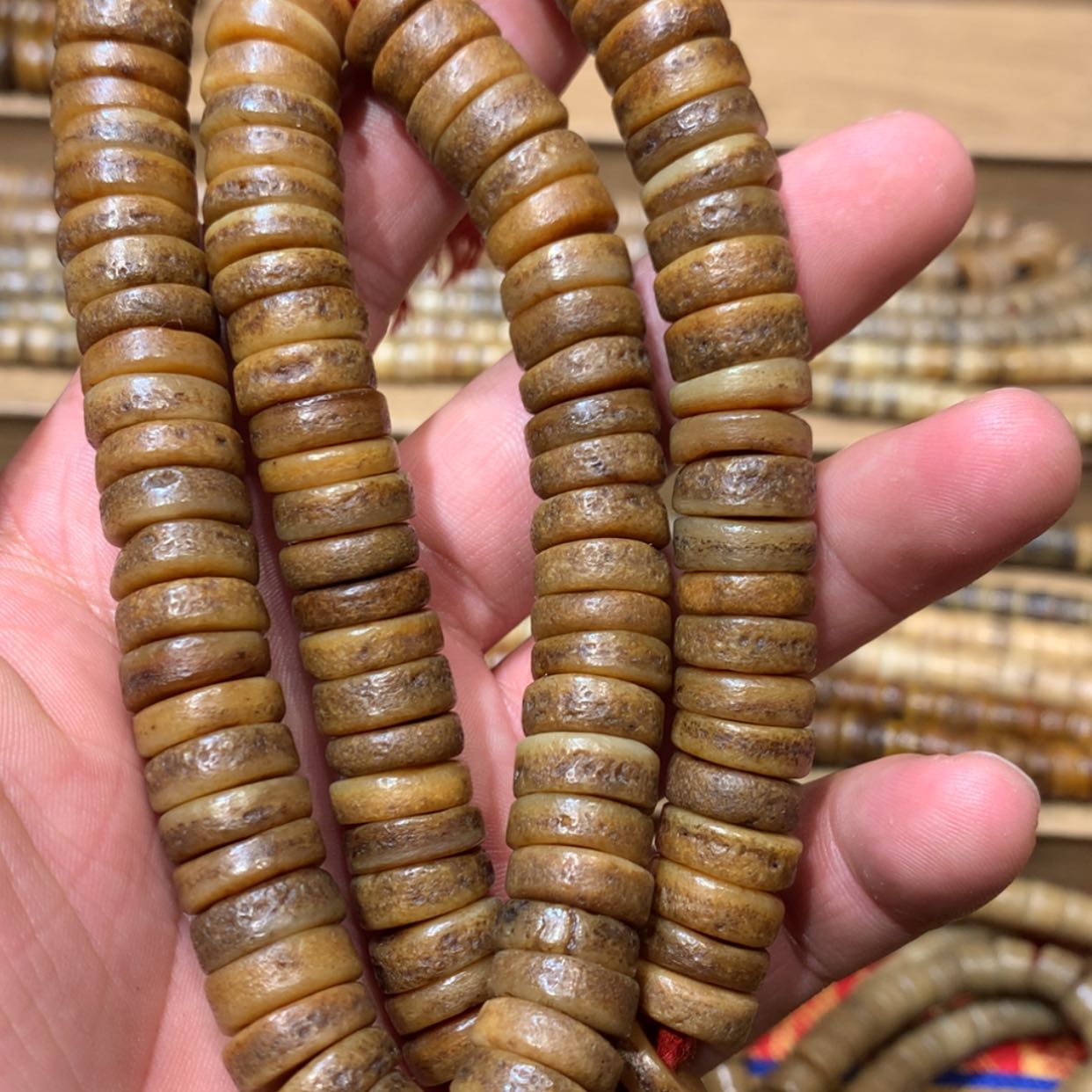 【闪购商品】琉璃颈饰@*